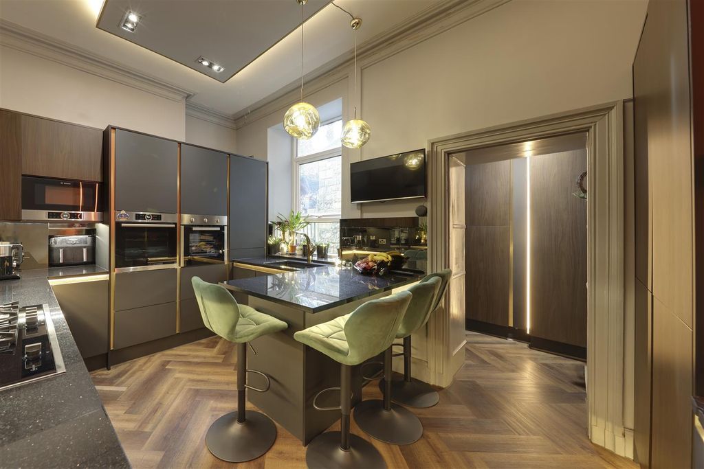 Property photo 3 of 51 Breakfast Kitchen