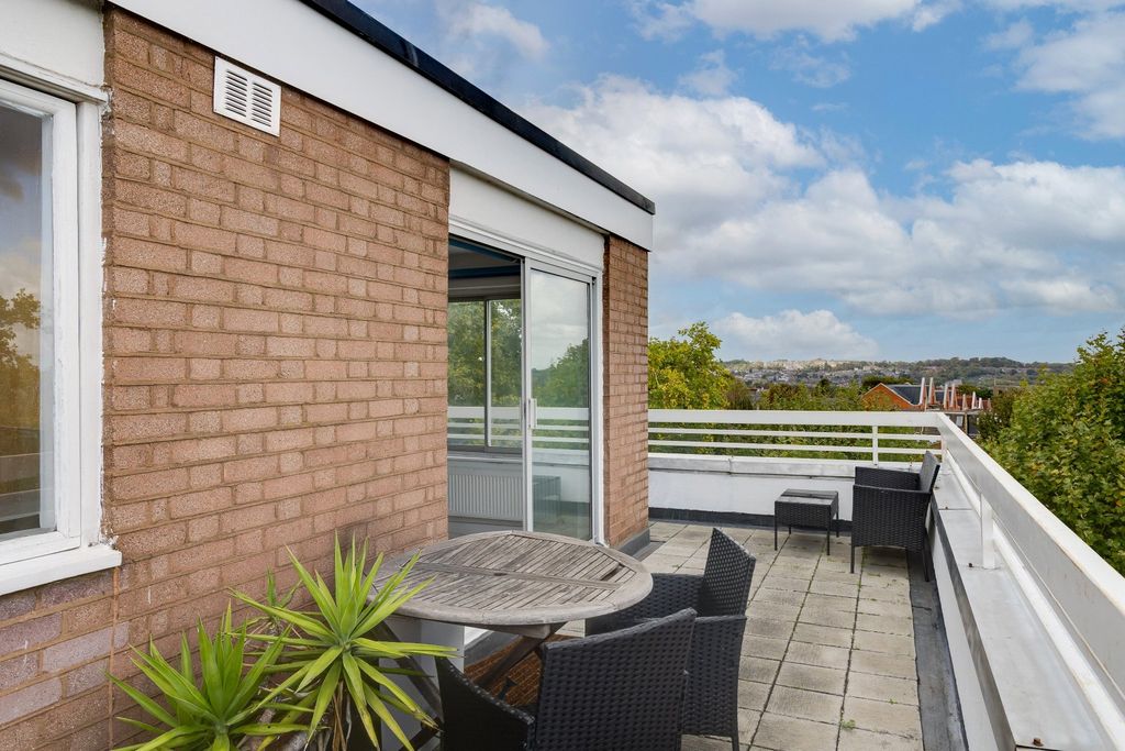 Property photo 2 of 9 Picture No. 04