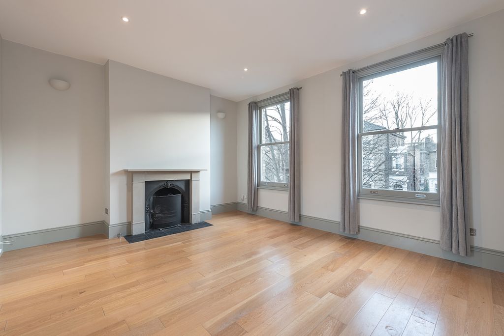 Property photo 1 of 12 Englefield Road