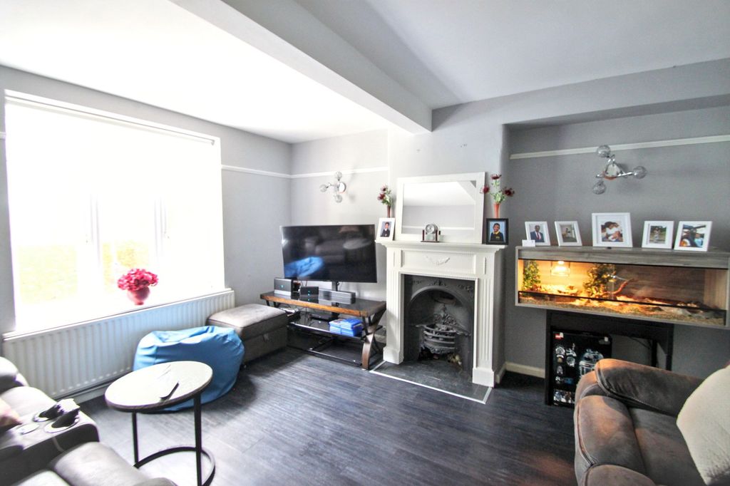Property photo 3 of 24