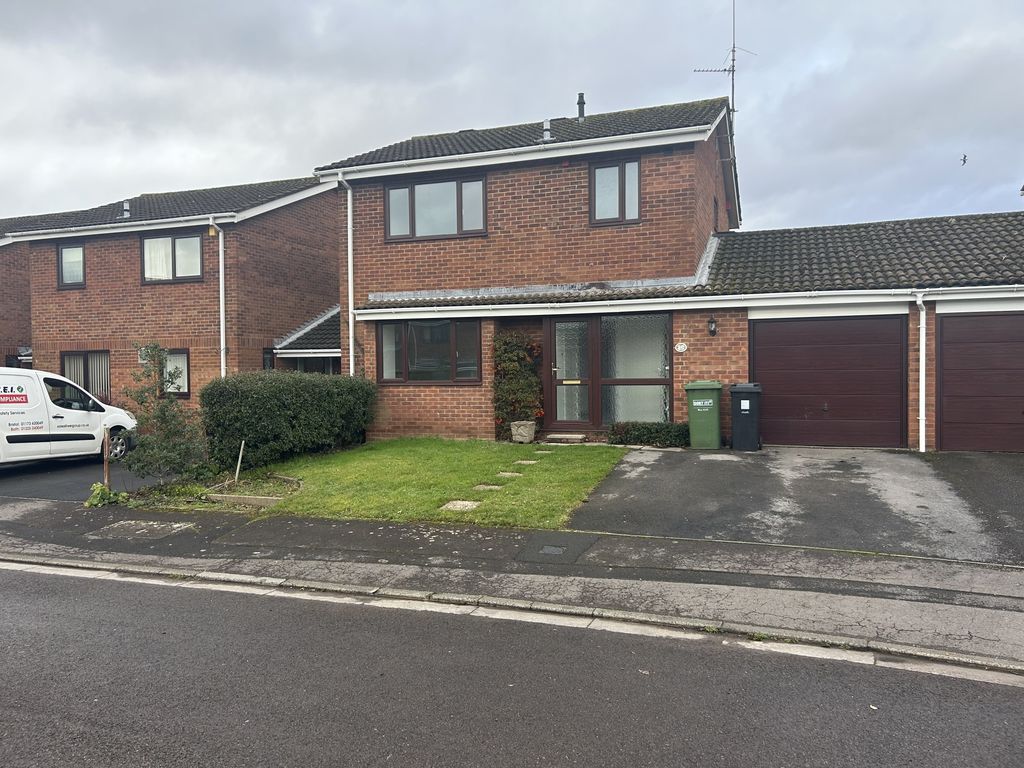 Property photo 1 of 20 Hanham The Meadows 32 Front