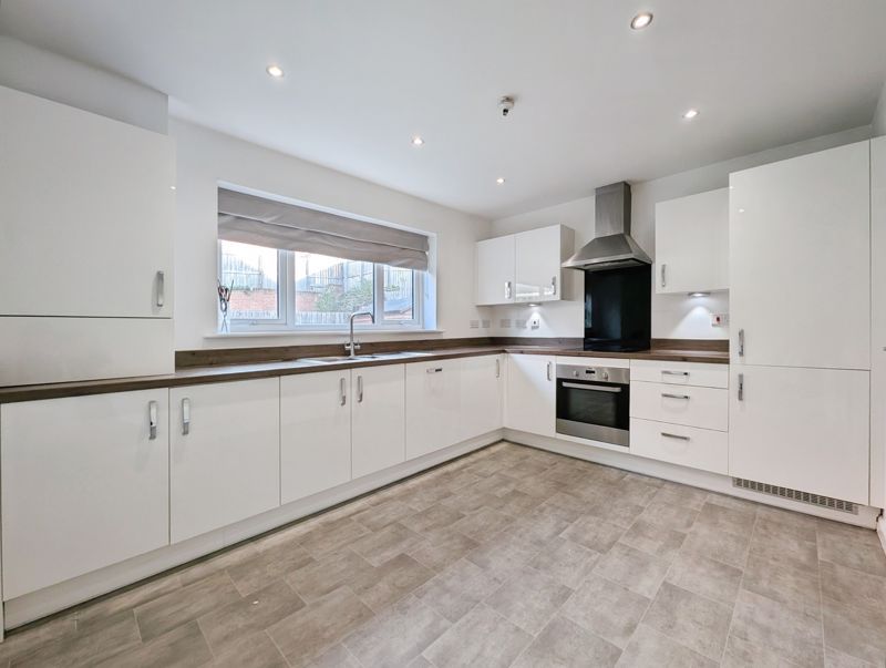 Property photo 2 of 17 Photo 11