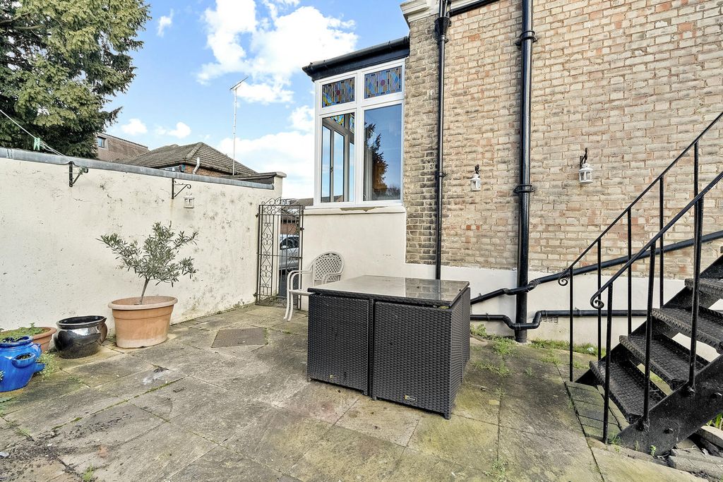 Additional image 27 of 3 bed flat for saleBycullah Road, Enfield EN2