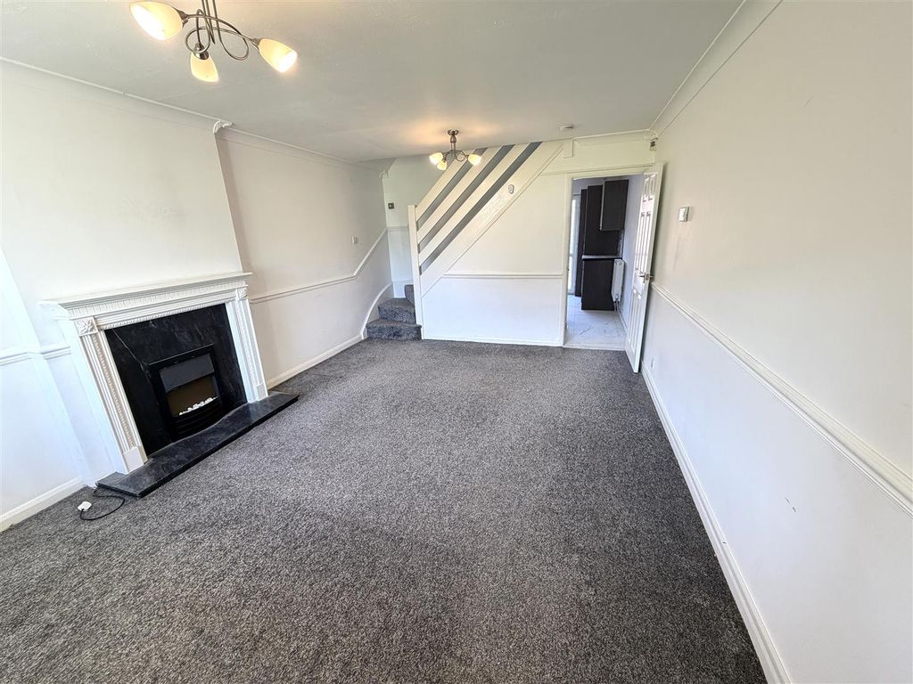 Property photo 2 of 14 Lounge
