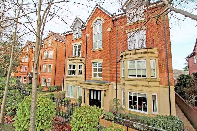 2 bed flat for sale Whitley
