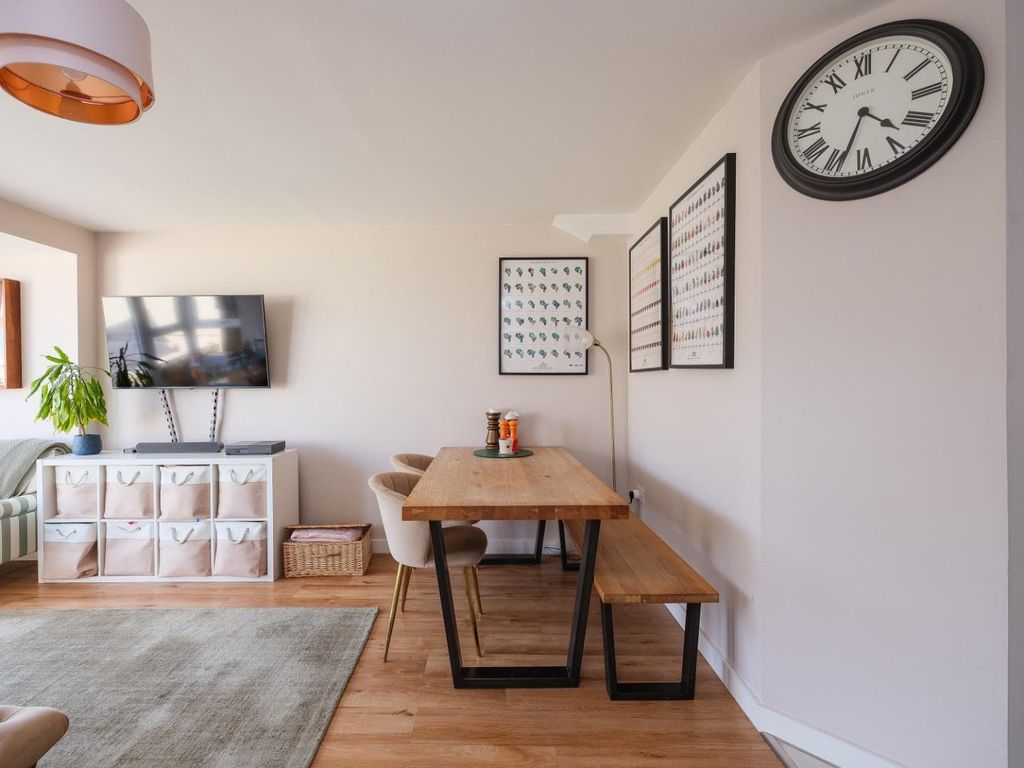 Property photo 3 of 25 Cnr51096.Jpg
