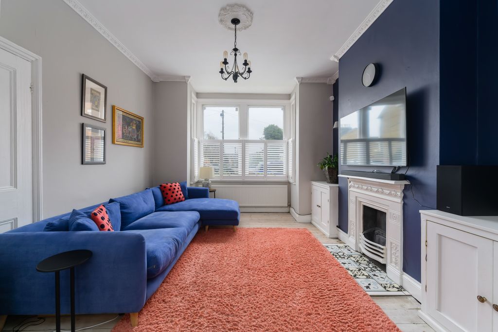 Property photo 2 of 20