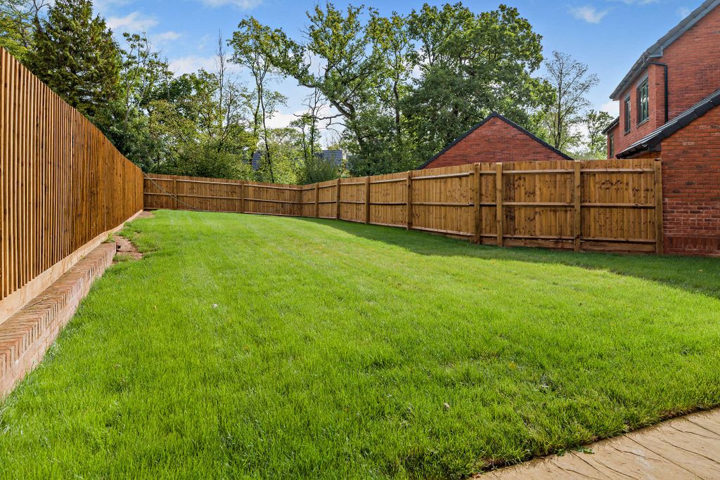 Property photo 2 of 28