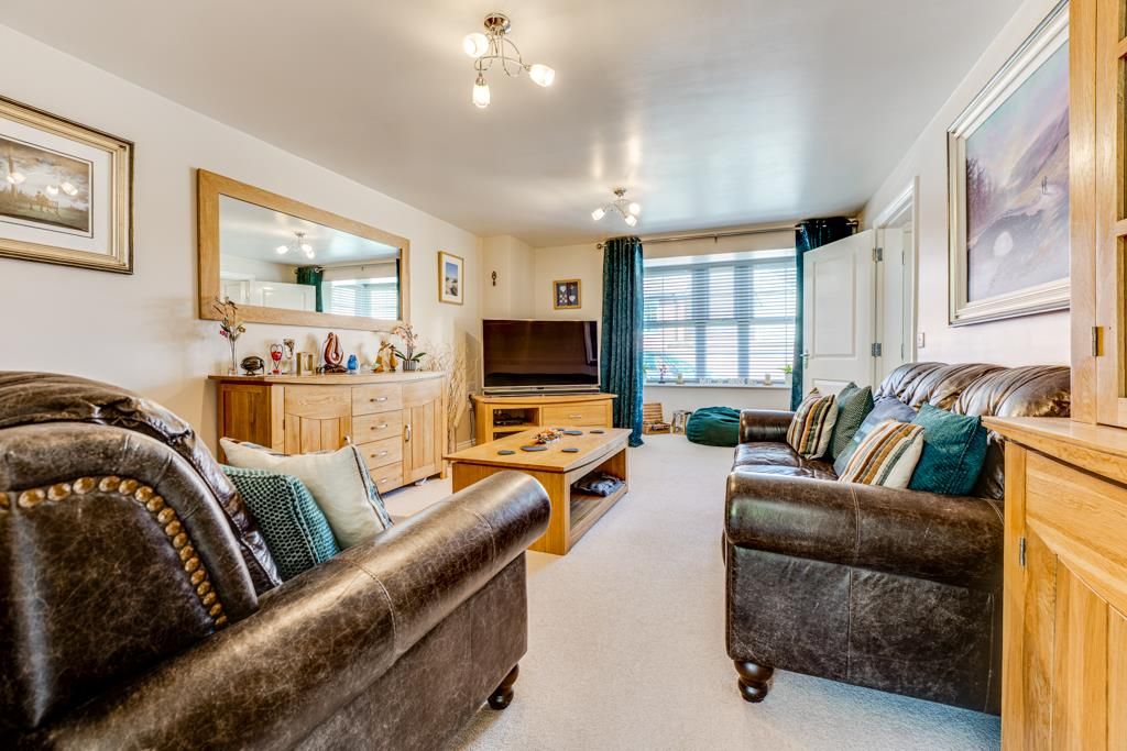 Property photo 2 of 41 43 Donnington Road, Burton Latimer-16.Jpg