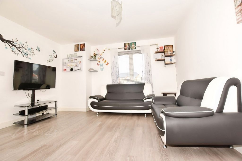 Property photo 2 of 9 87A4E2d3-Lge