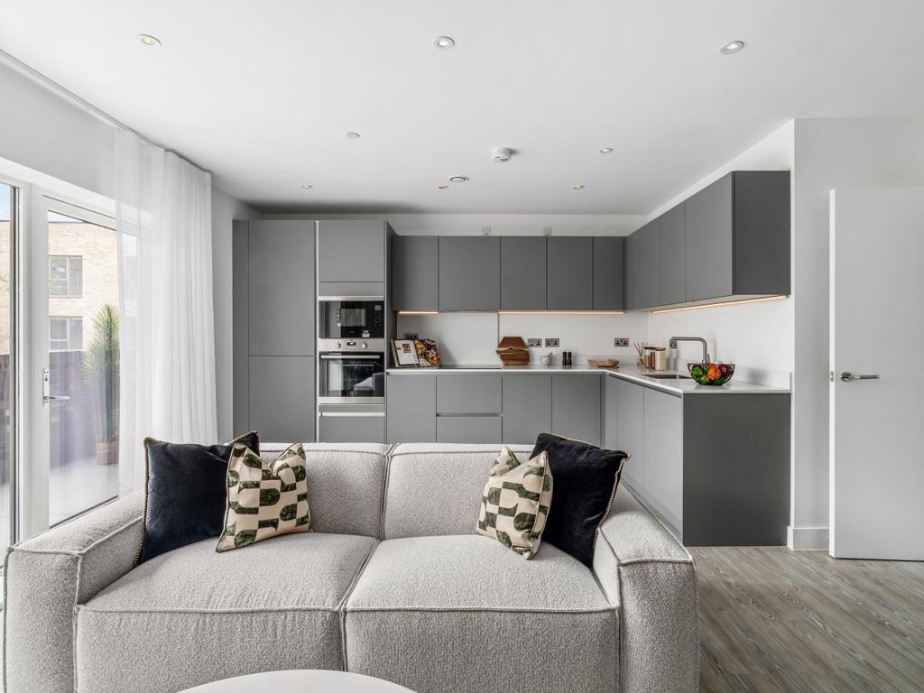 Property photo 1 of 11 Apartment B08, The Franklin Building