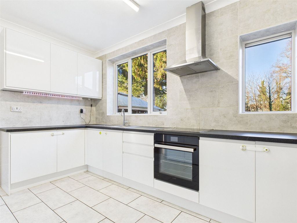 Property photo 3 of 12 Picture No. 27