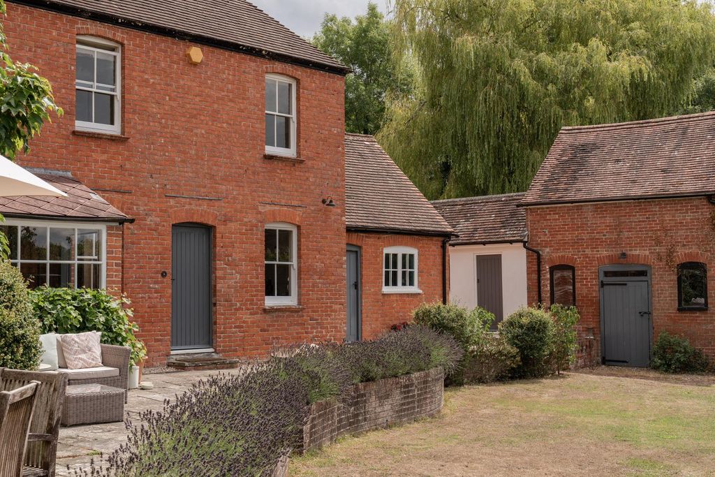 Property photo 3 of 37