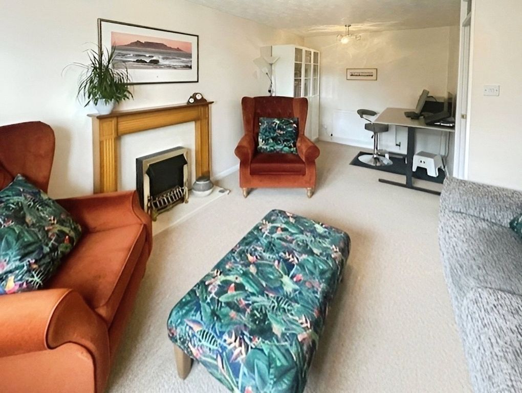 Property photo 2 of 9 Lounge/Diner