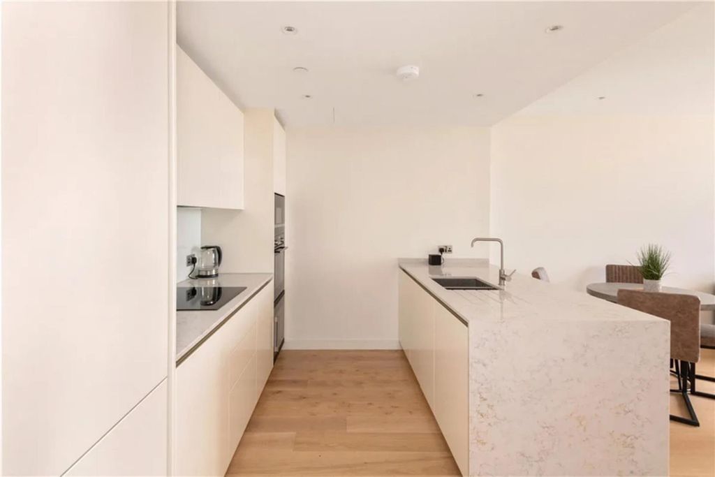 Property photo 2 of 16 B.Jpg
