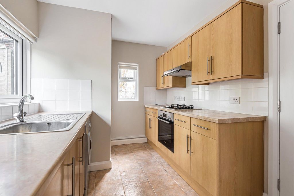 Property photo 2 of 10 3