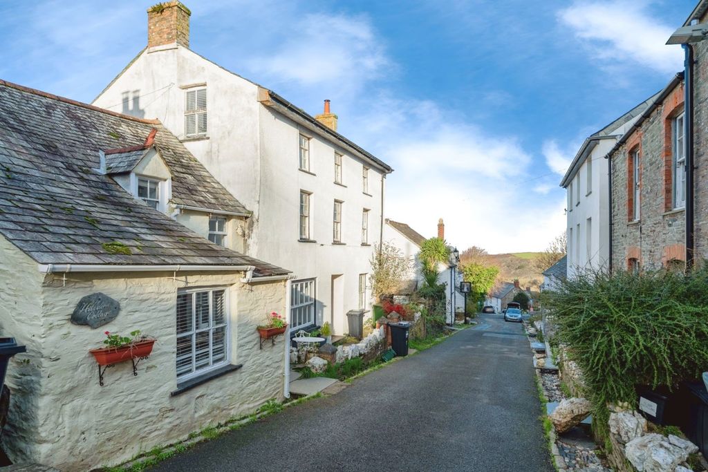 Property photo 1 of 42