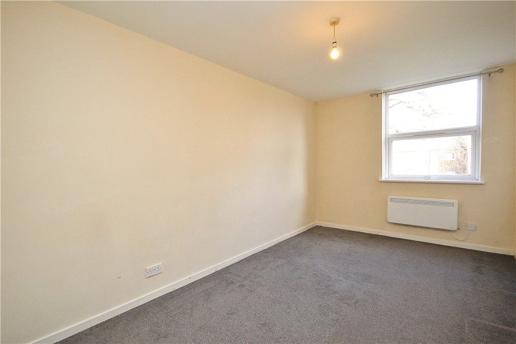 Property photo 3 of 6 Bedroom