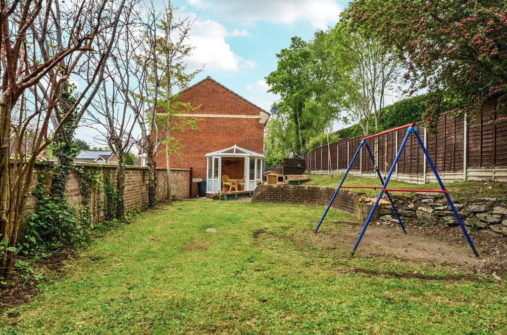 Property photo 2 of 26 Garden