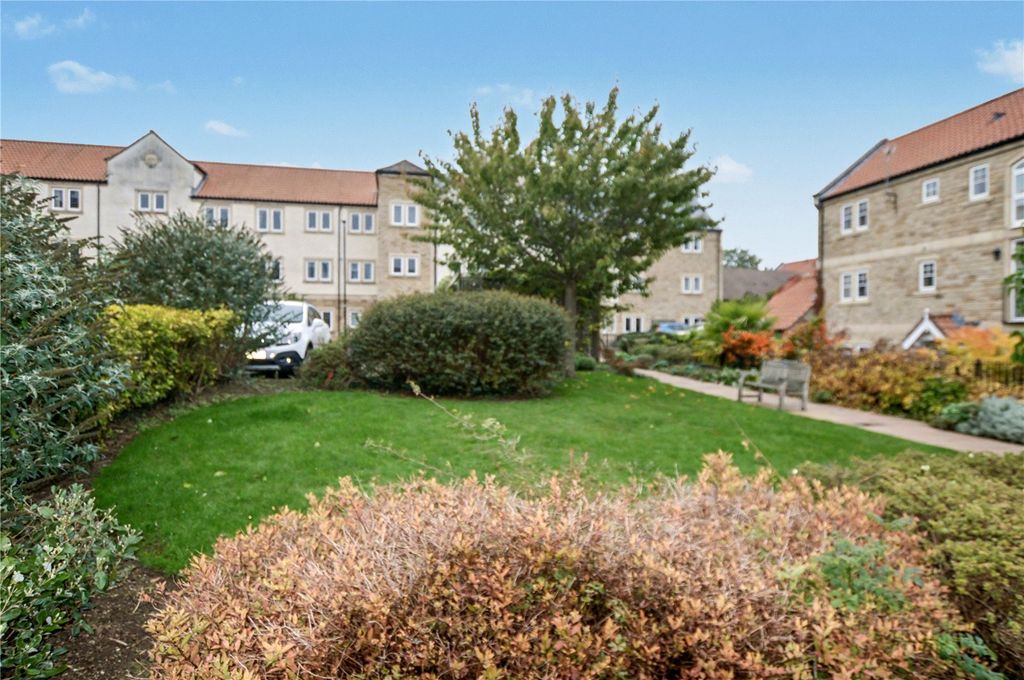 Property photo 2 of 13 Picture No. 12