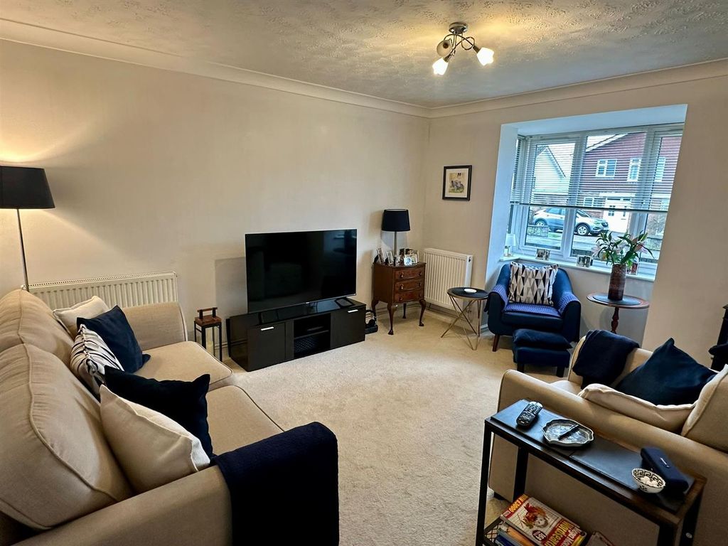 Property photo 2 of 8