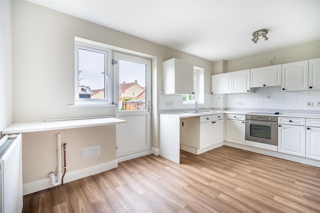 Property photo 2 of 11 6Mg-3.Jpg
