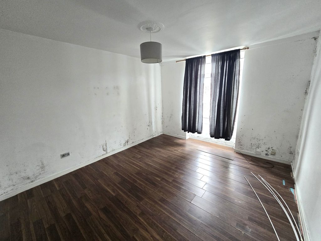 Property photo 2 of 11 2