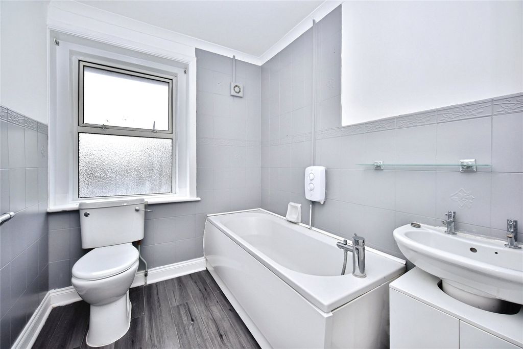 Property photo 3 of 12 Picture No. 10