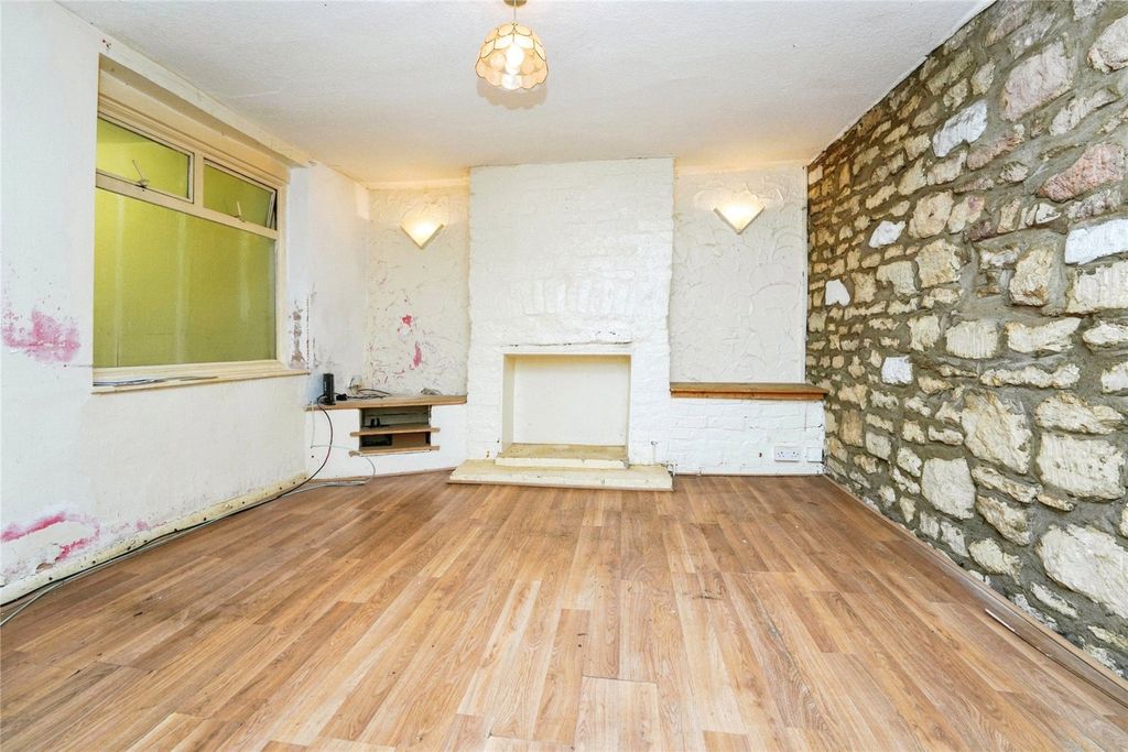 Property photo 2 of 22 Picture No. 35