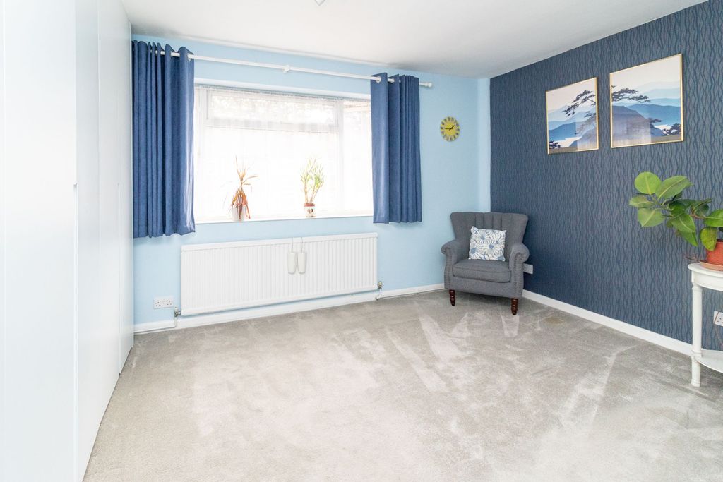 Property photo 3 of 6
