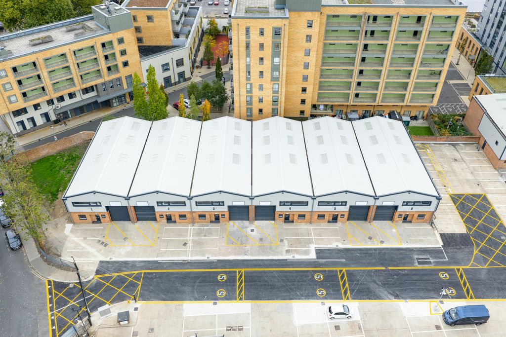 Property photo 3 of 17 Unit 16_Llie 3.Jpg