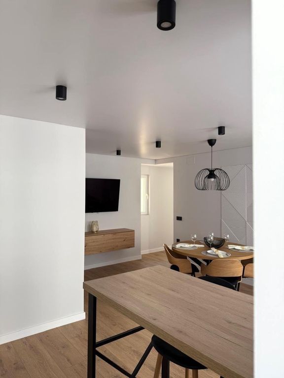 Property photo 2 of 38