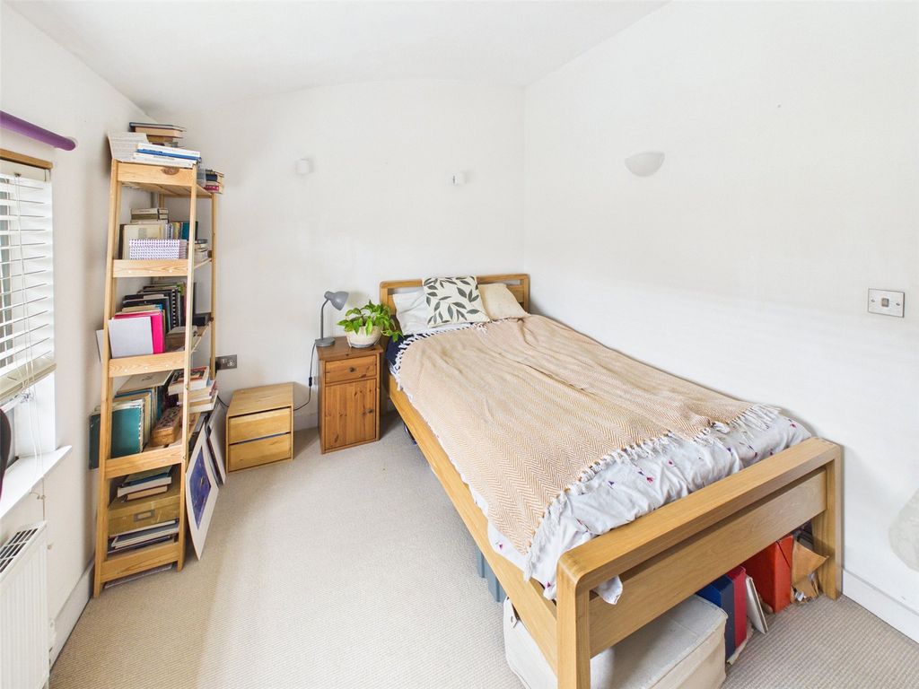 Property photo 3 of 7 Picture No. 25