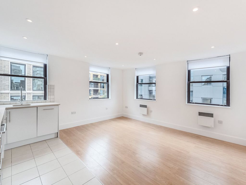 Property photo 2 of 7 Poland Street