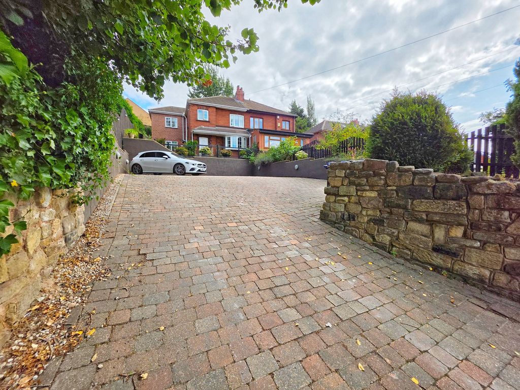 Property photo 1 of 30