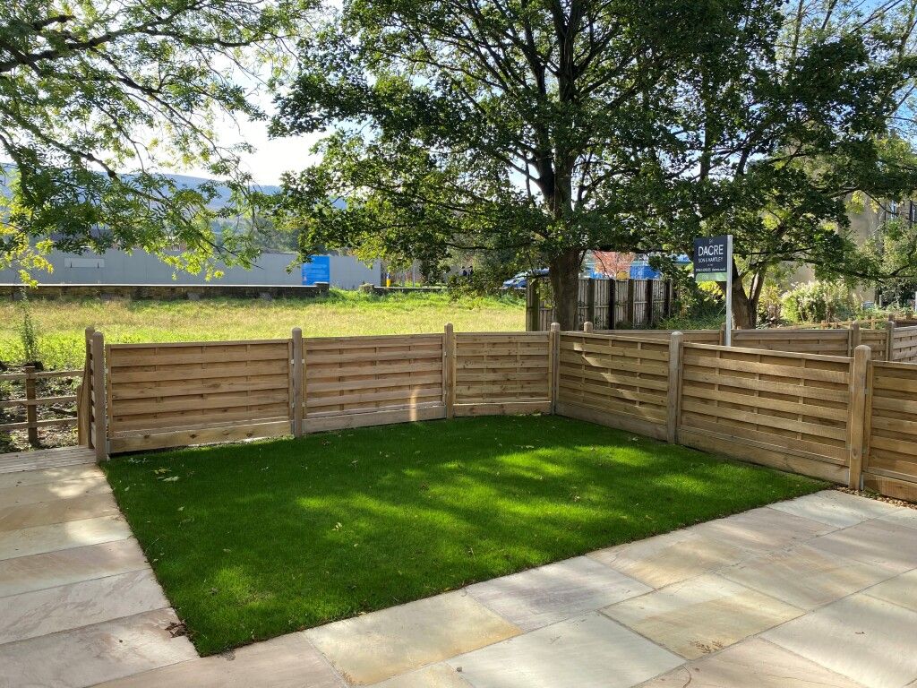 Property photo 2 of 19 Lovely Garden