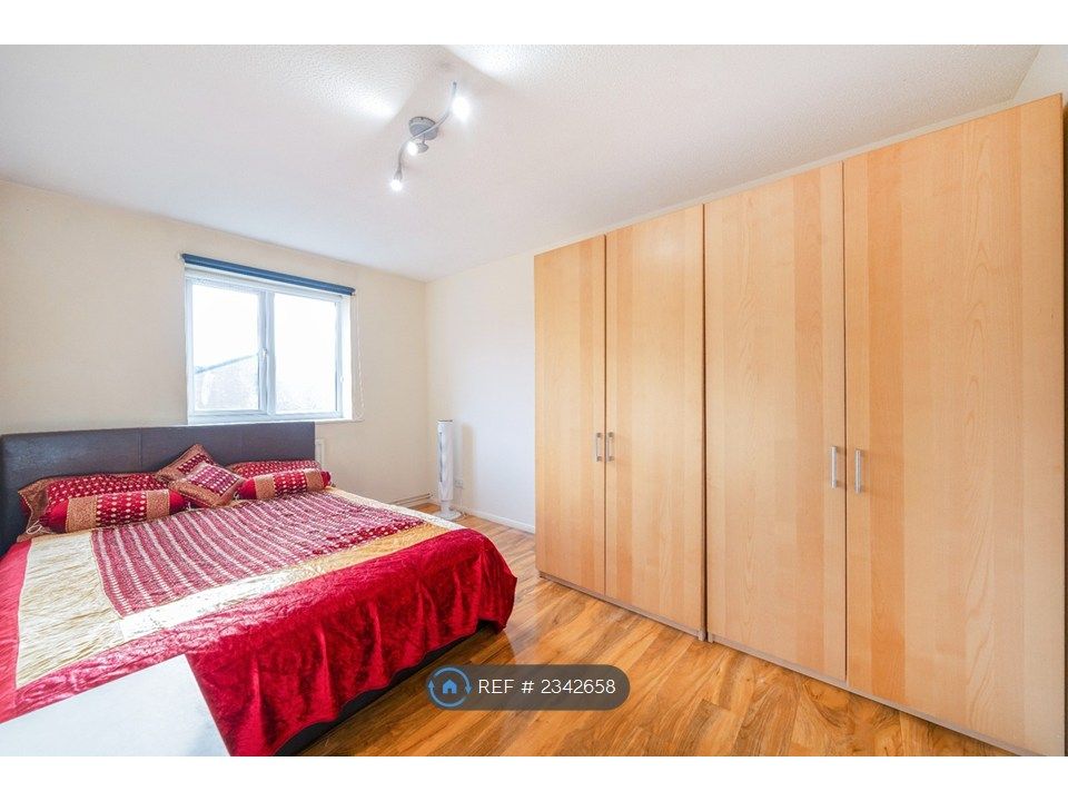 Property photo 3 of 15 Master Bedroom