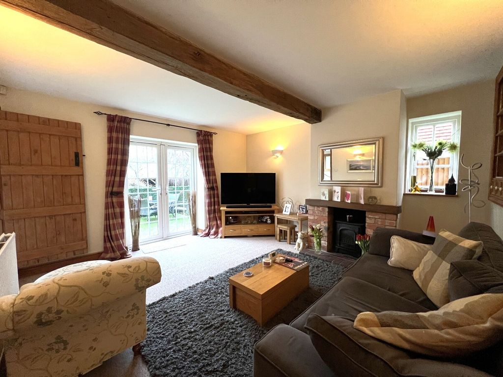 Property photo 2 of 14 Lounge