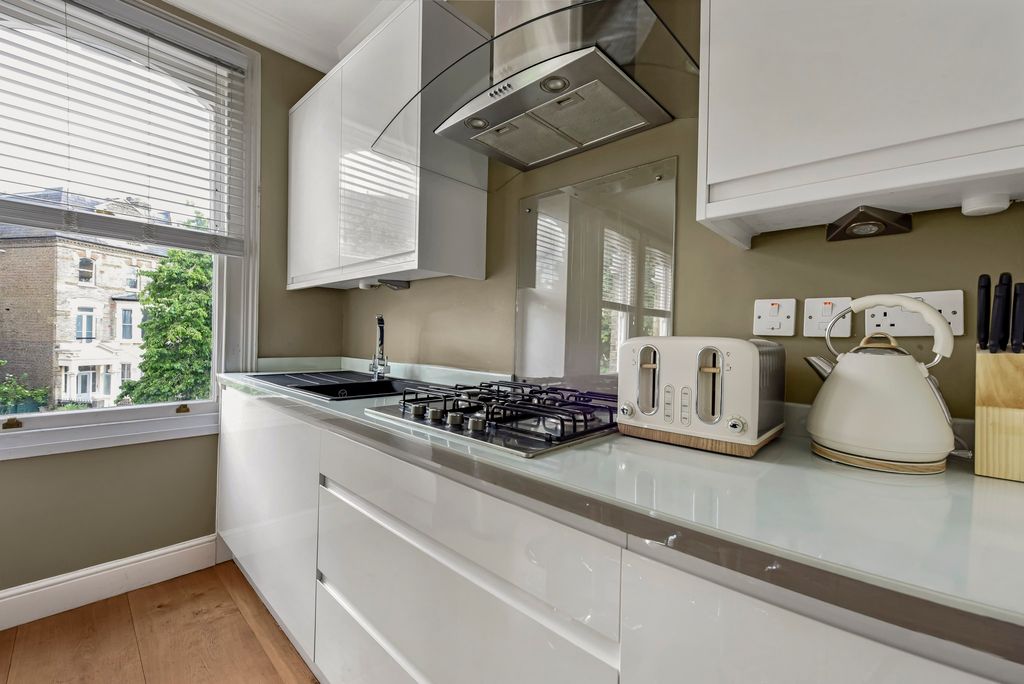 Property photo 2 of 20 Kitchen