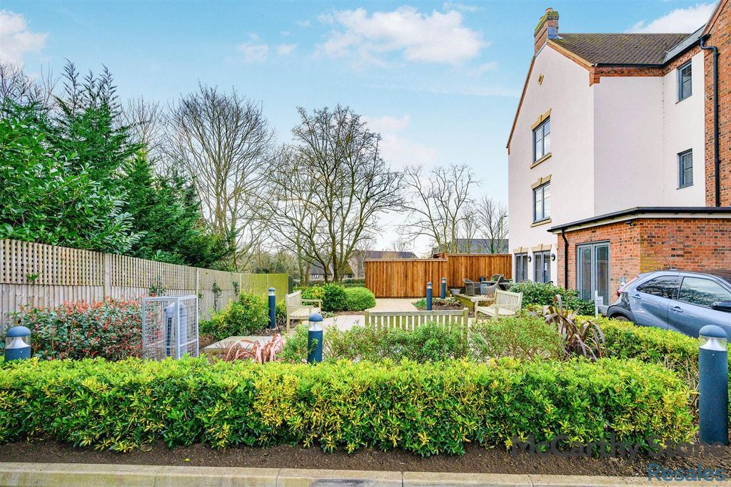 Additional image 27 of 2 bed flat for saleGreat North Road, Hatfield AL9