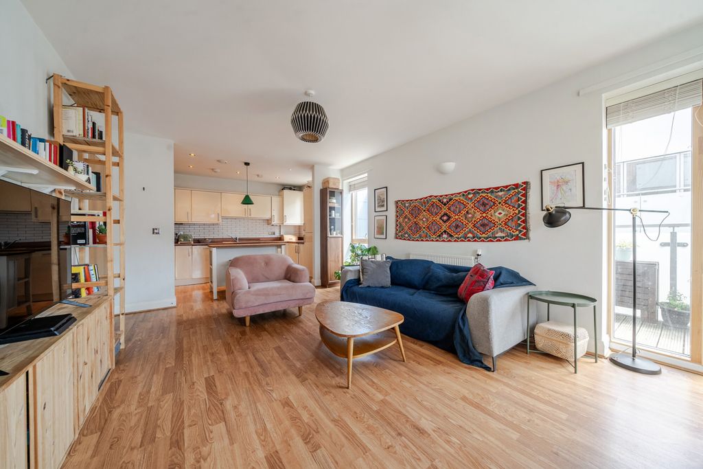 Property photo 2 of 19 1501444-13-6A709c...