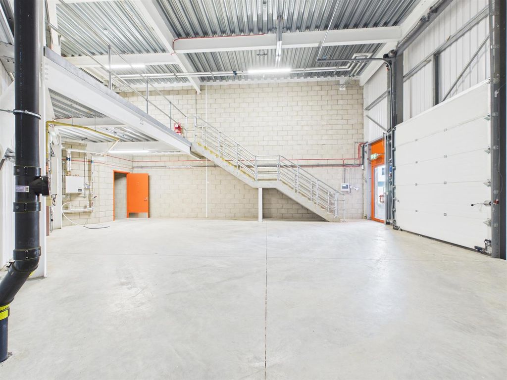 Property photo 3 of 7 Cam04237G0-Pr0289-Still003.Jpg