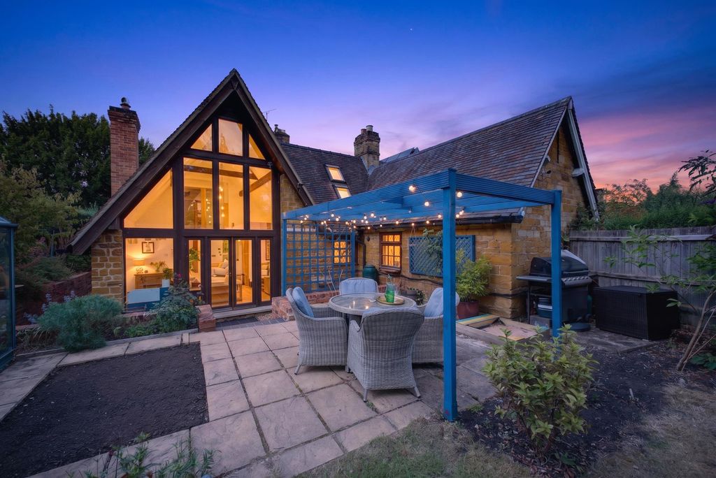 Property photo 2 of 33 _31A9546Twilight