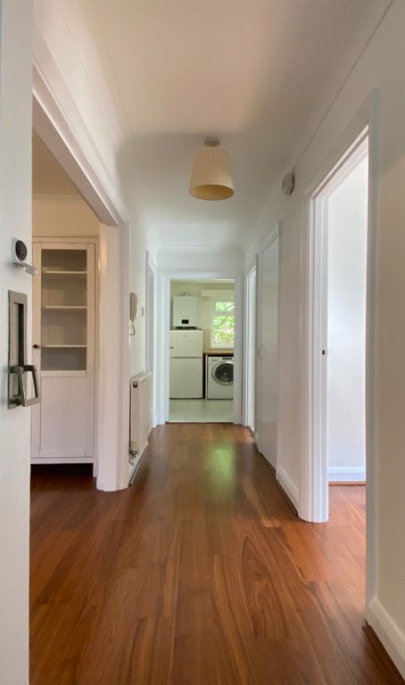 Property photo 2 of 7 Corridor