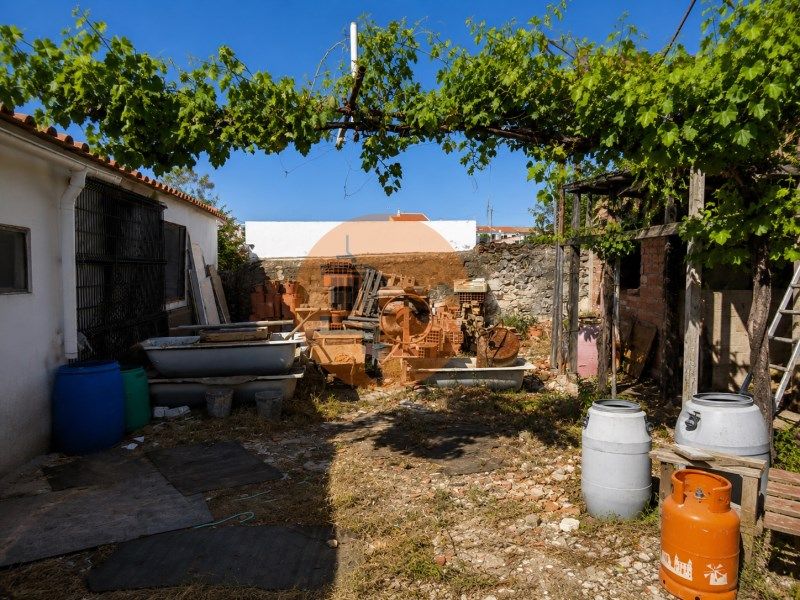 Property photo 3 of 33