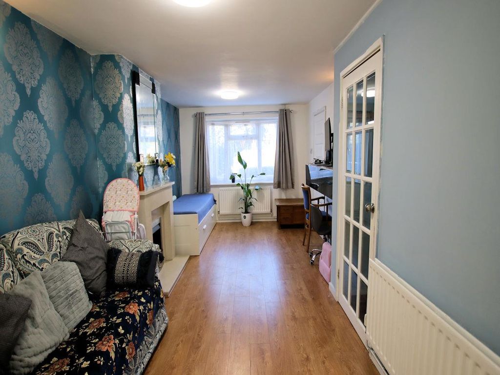 Property photo 2 of 9 Living Room.Jpg