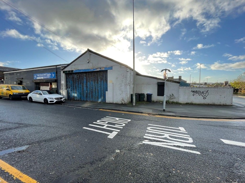 Property photo 3 of 8 Photo 6