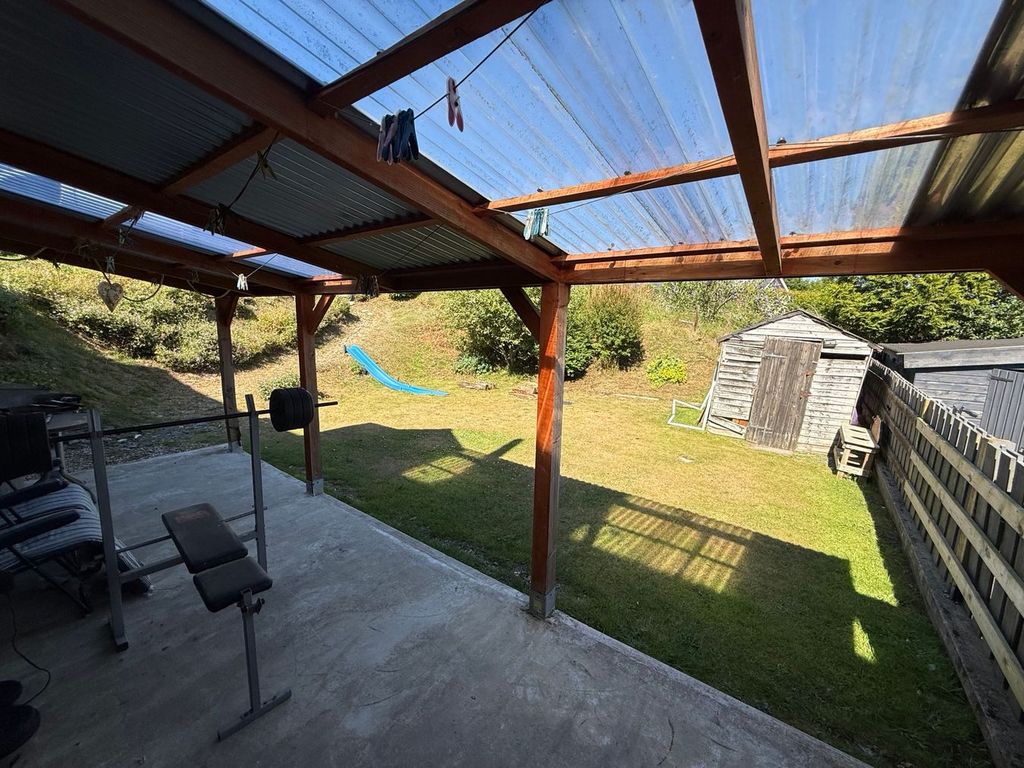 Property photo 3 of 25