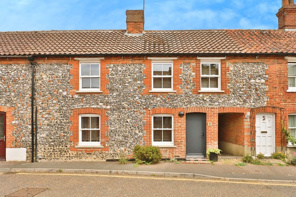Property photo 1 of 17
