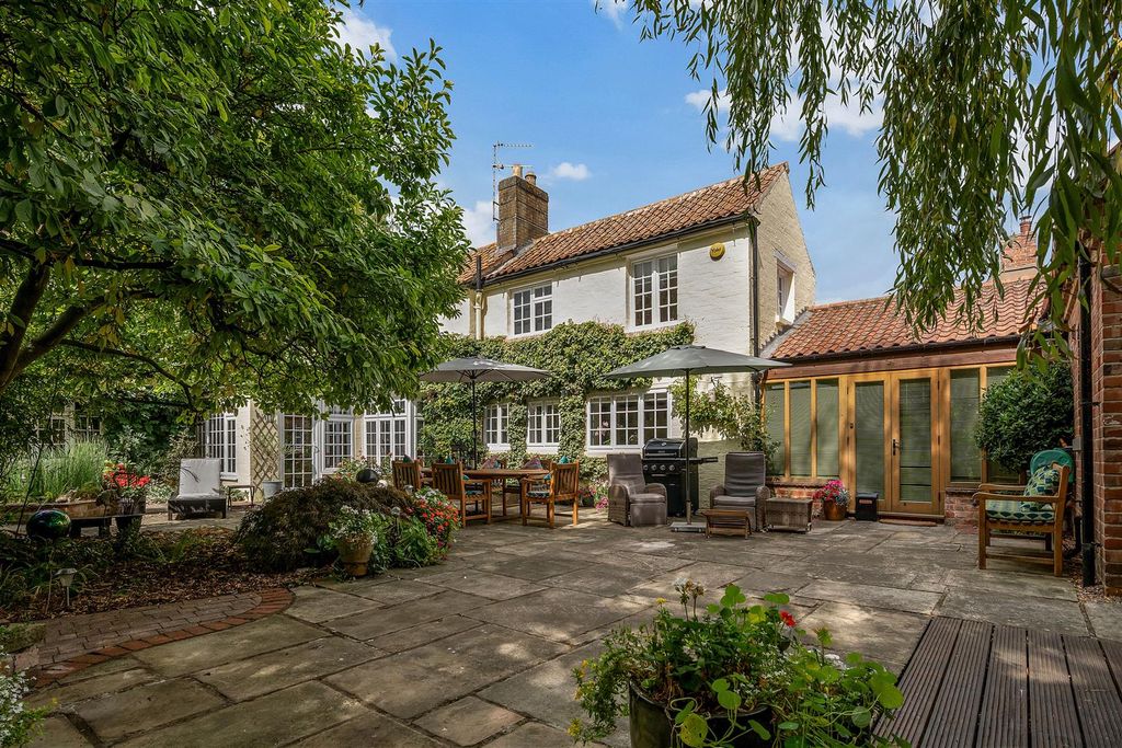 Property photo 1 of 42 Spindlecroft Web Ph-25.Jpg
